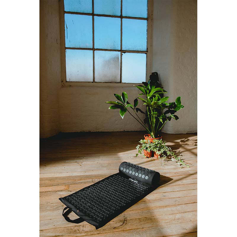 YOGI BARE ACCUPRESSURE MAT & PILLOW SET - Image 3