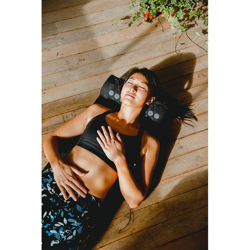 YOGI BARE ACCUPRESSURE MAT & PILLOW SET - Image 2