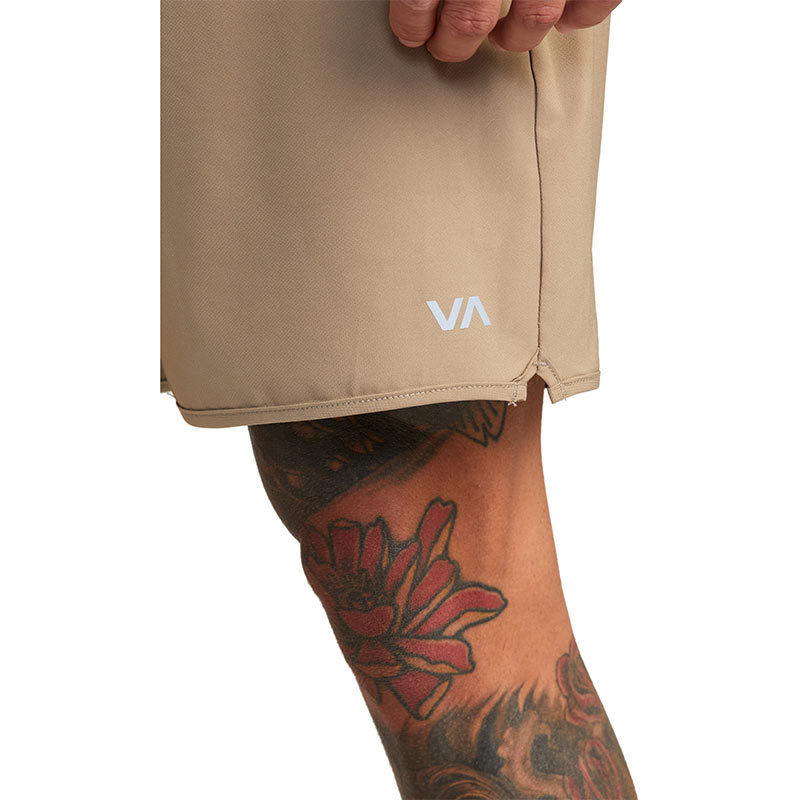 RVCA YOGGER STRETCH 17 WALKSHORT - Image 12