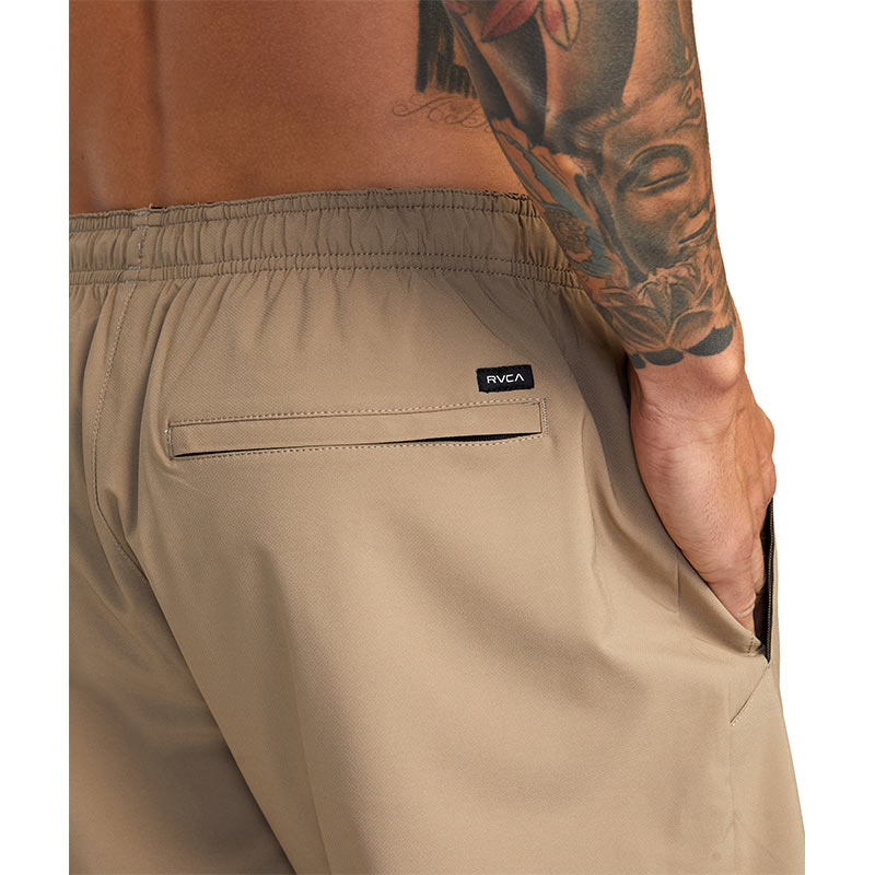 RVCA YOGGER STRETCH 17 WALKSHORT - Image 11